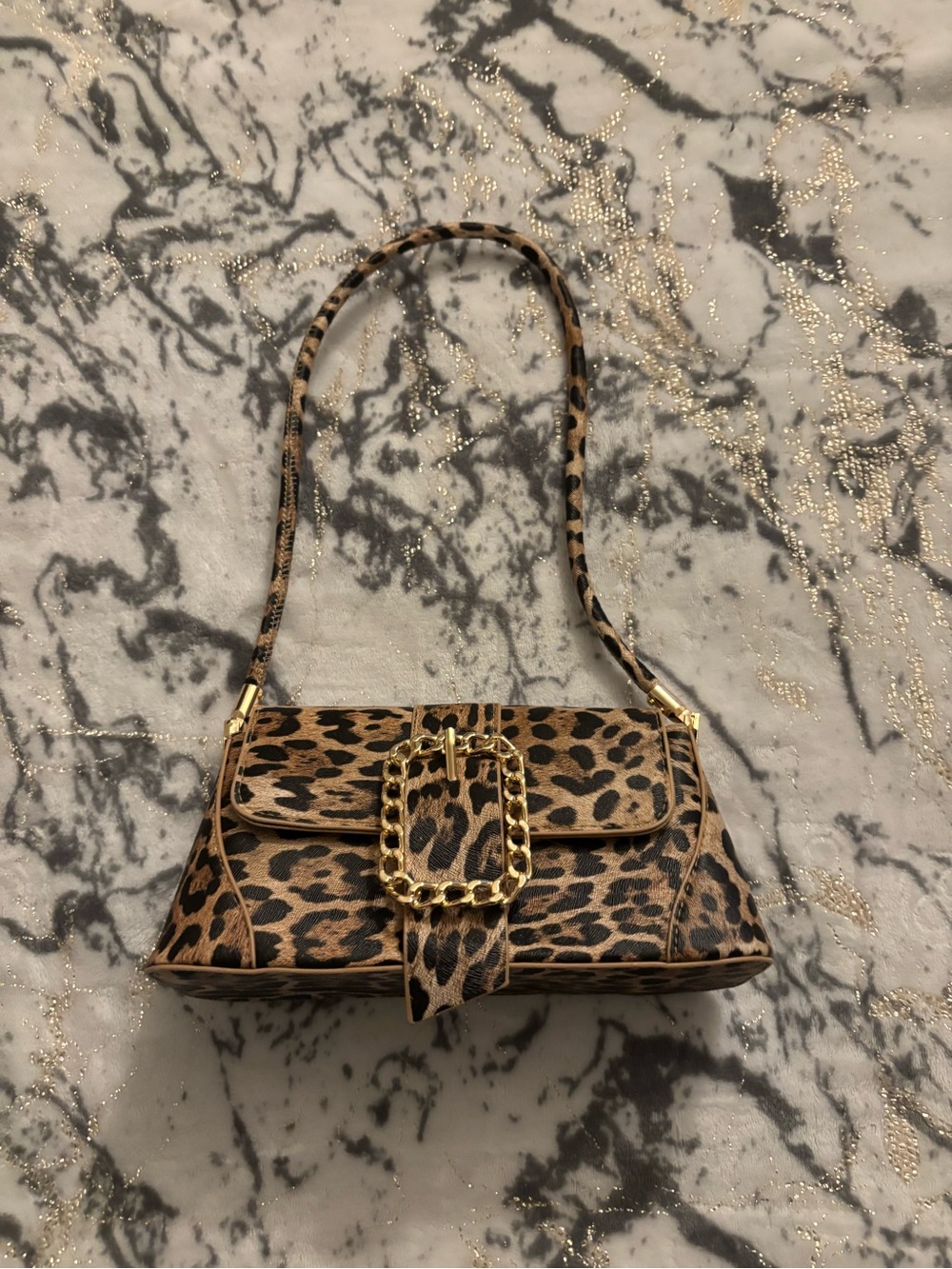 Leopard-Print Shoulder Bag with Gold Chain Buckle Accent
